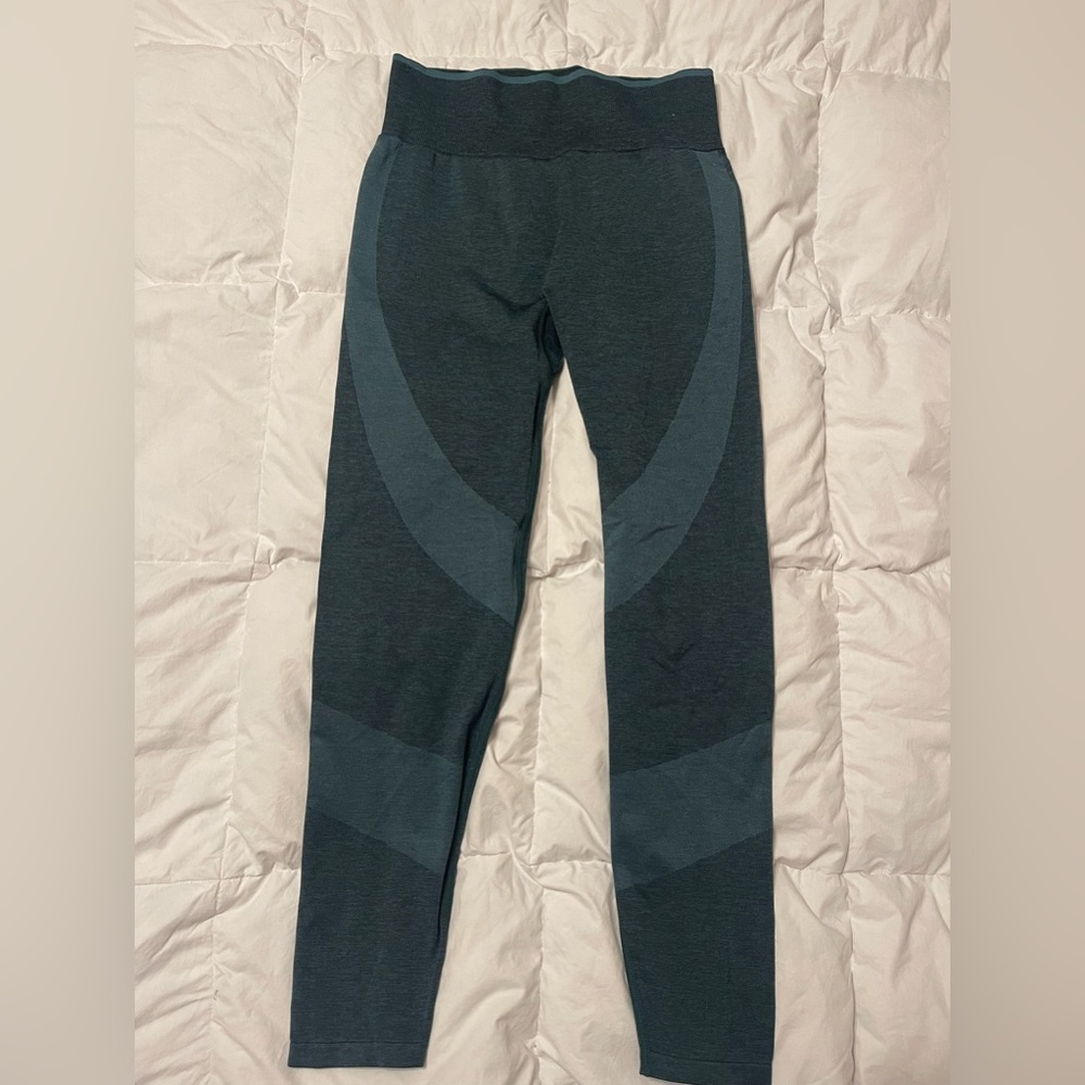 Victoria’s Secret pink seamless green medium leggings